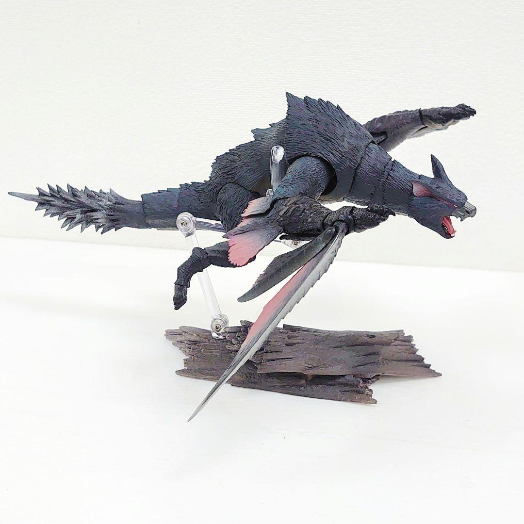 モンスターアーツ　ナルガクルガ　フィギュア　モンスターハンター