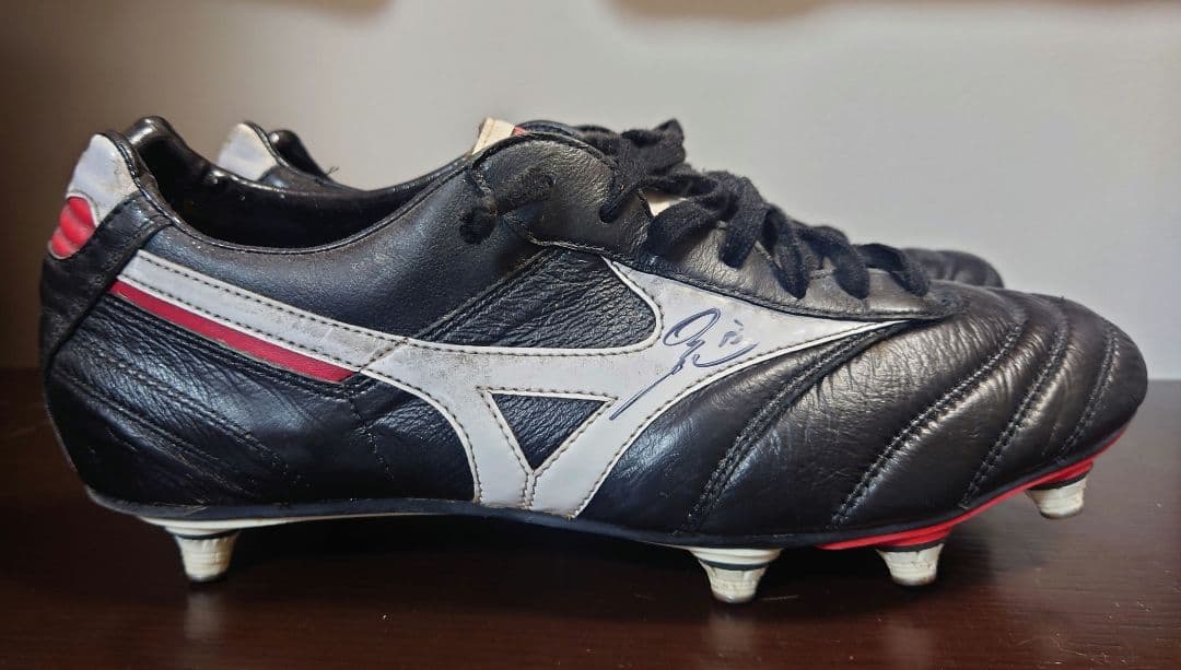 元日本代表　柳沢敦　実使用　サイン入　スパイク　モレリア