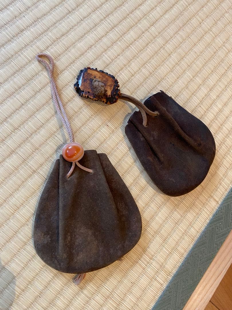 革製小袋セット　根付　緒締め　緒締玉