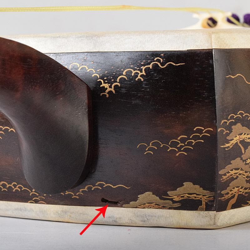 和楽器　ミニチュア　山水人物蒔絵　三味線　置物　バチ付　時代箱付　M　R8262