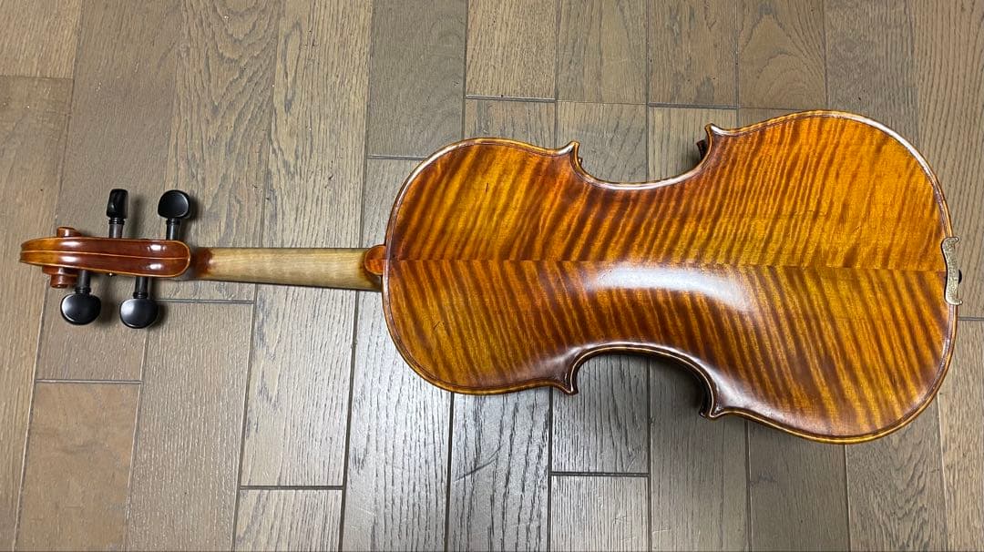 美しい虎杢の丁寧に作られたヴィオラ、15.5インチサイズです。