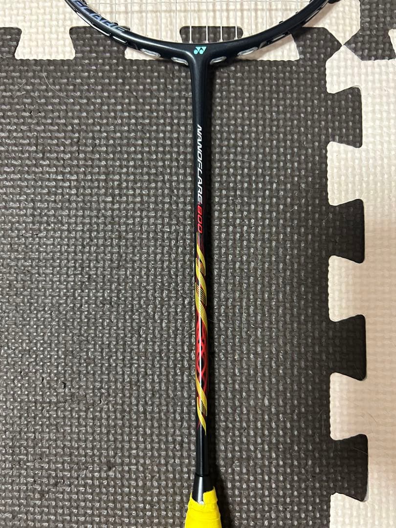 超美品　廃盤品ヨネックス　ナノフレア800 4UG6
