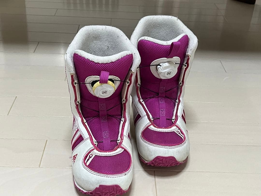 キッズ90cm女の子スノーボード板とブーツとウェア7点セット