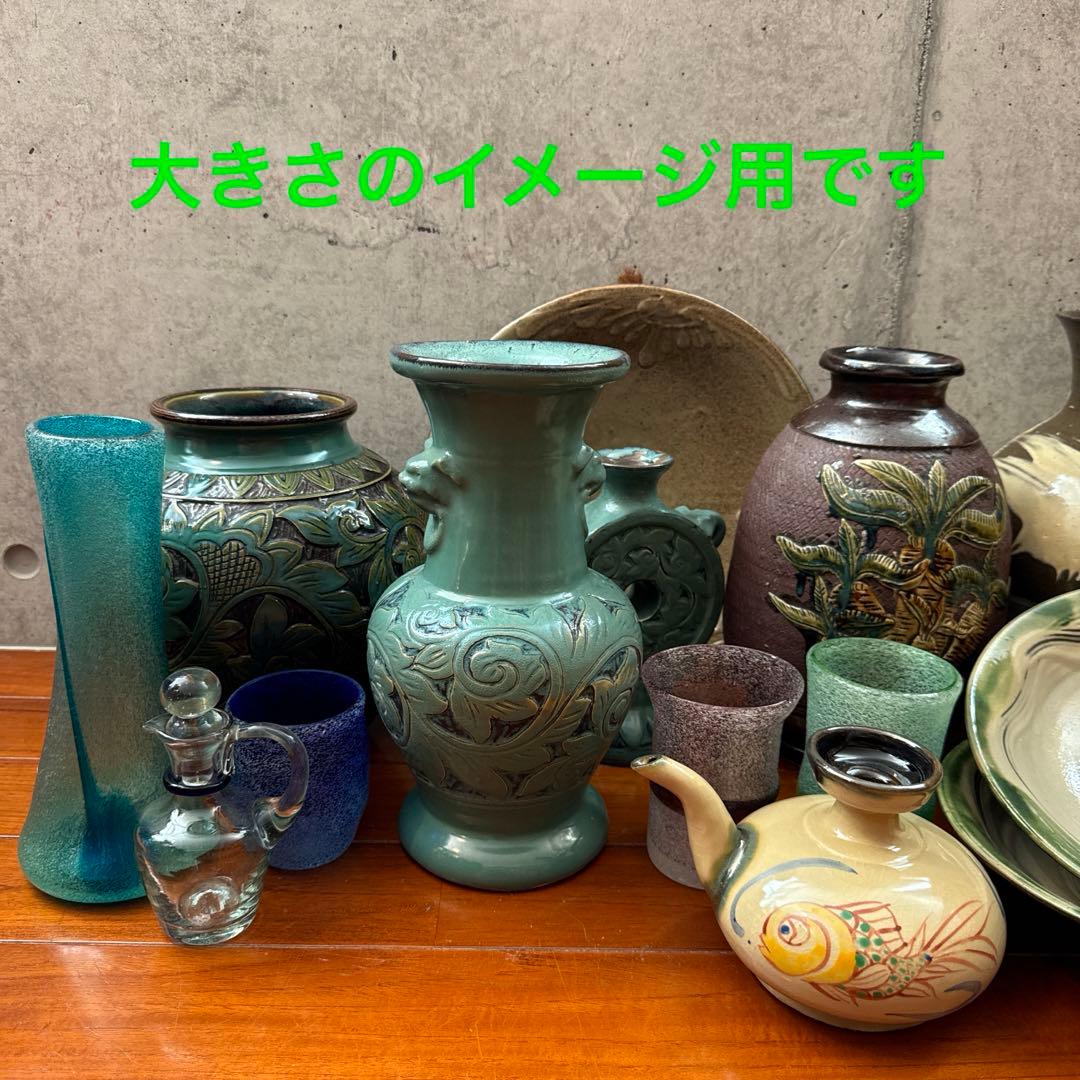 壺屋焼.小橋川永弘.緑釉.唐草.掻き落とし.線彫り.ビンテージ