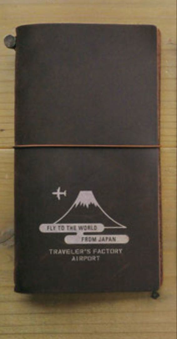 成田空港限定　トラベラーズノート　レギュラーサイズ　ラッピング済