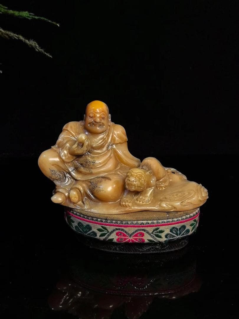 中国古美術・伏虎羅漢・寿山石極品二色田黄の印鑑・文房具・置物・賞物・風水開運・書