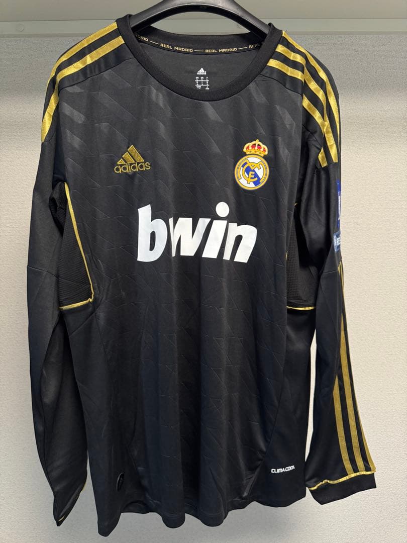 まぐろんReal Madrid RONALDO 7 長袖シャツ黒　Lサイズ