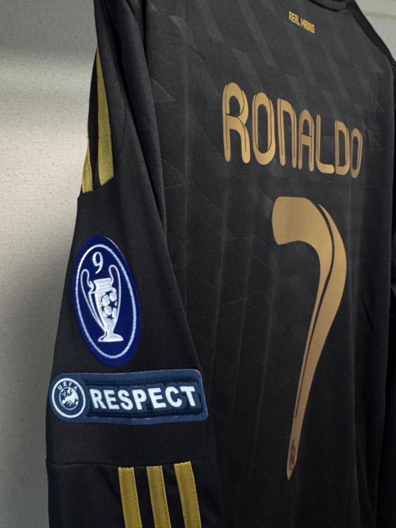 まぐろんReal Madrid RONALDO 7 長袖シャツ黒　Lサイズ