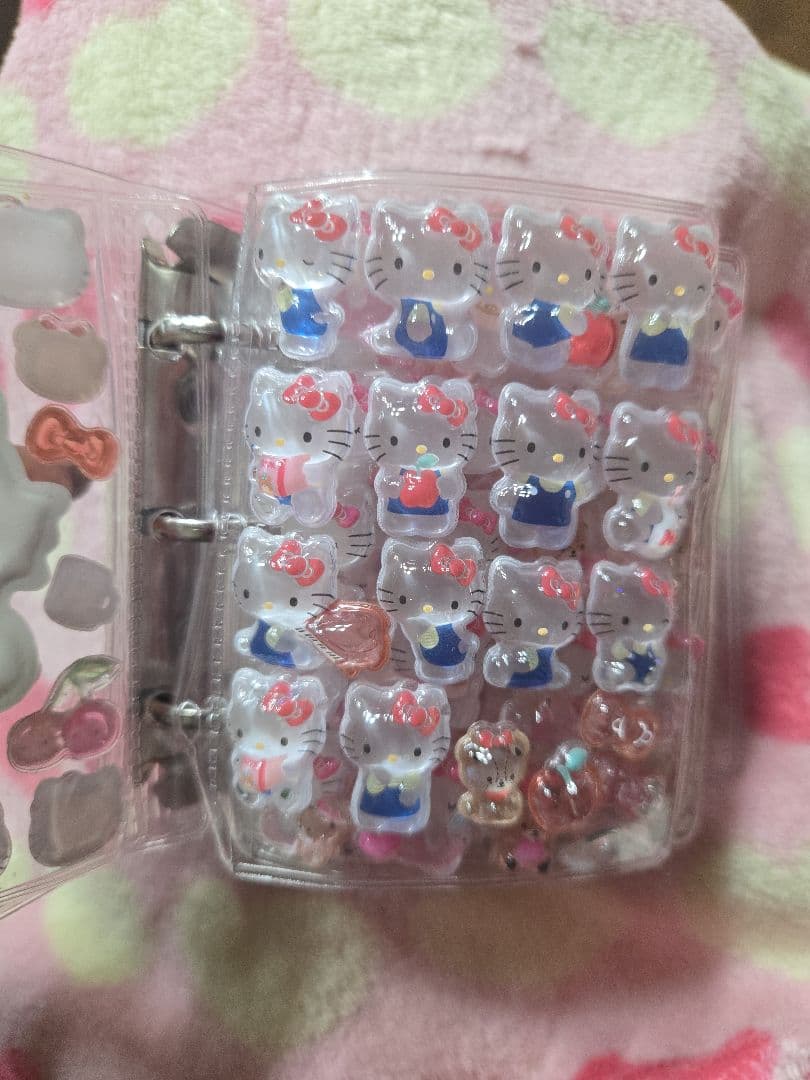 【完成品】シール帳 キティ サンリオ ボンドロ うるちゅる 正規品