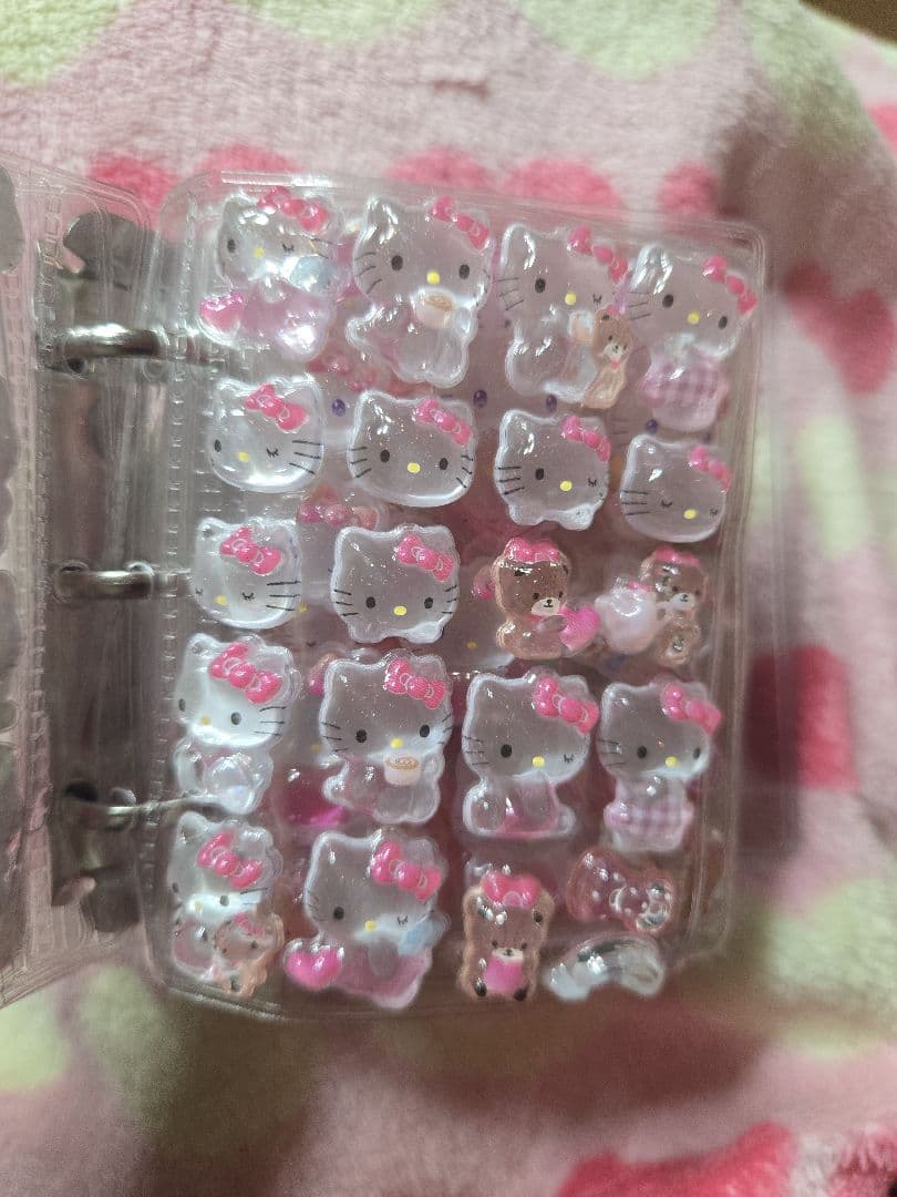 【完成品】シール帳 キティ サンリオ ボンドロ うるちゅる 正規品