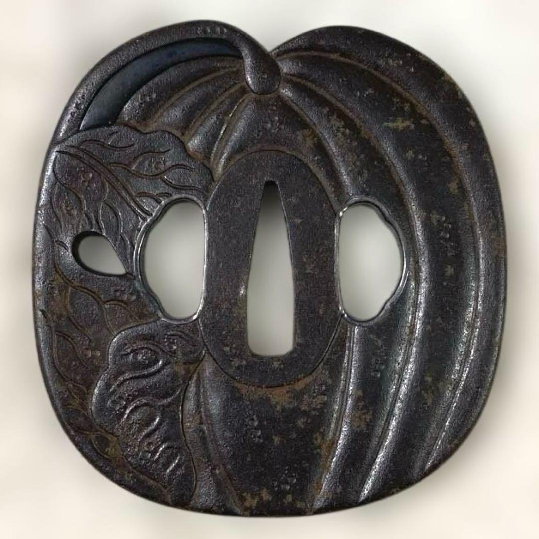 B-69 鍔 『正阿弥 瓜図』　在銘　武具　刀装具　骨董品　日本　美術品　工芸品