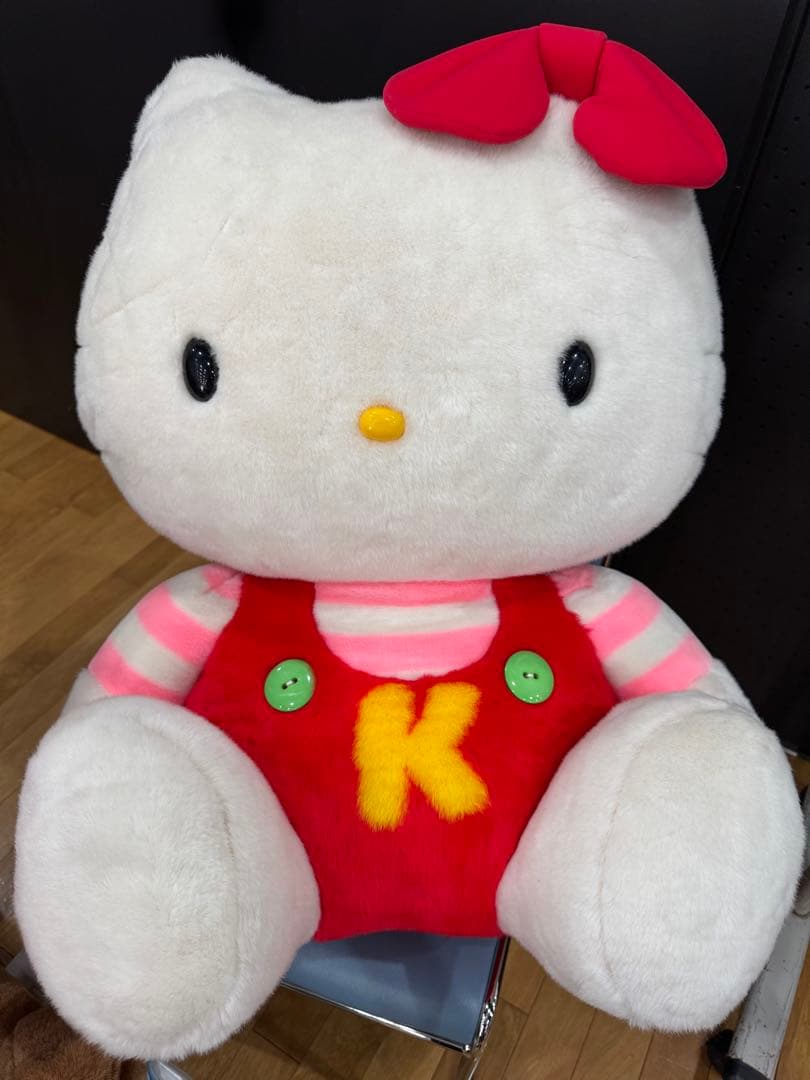 キティちゃん　特大　ぬいぐるみ　昭和レトロ　サンリオ　タグ付き　約66cm
