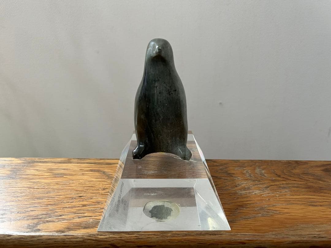 イヌイットアート石像　Mc LEOD YOUNG WEIR TOKYO 1985