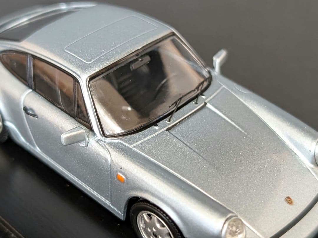 スパーク 1/43 Porsche 964 カレラ 4 1989