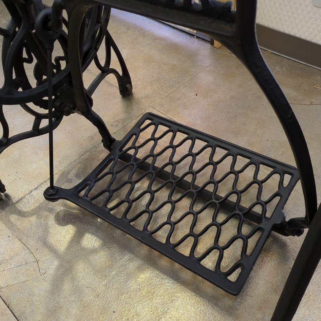 アンティーク　SINGER アイアン　ミシン　脚のみ　あみあみ　テーブル