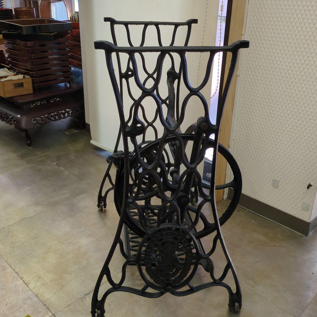 アンティーク　SINGER アイアン　ミシン　脚のみ　あみあみ　テーブル