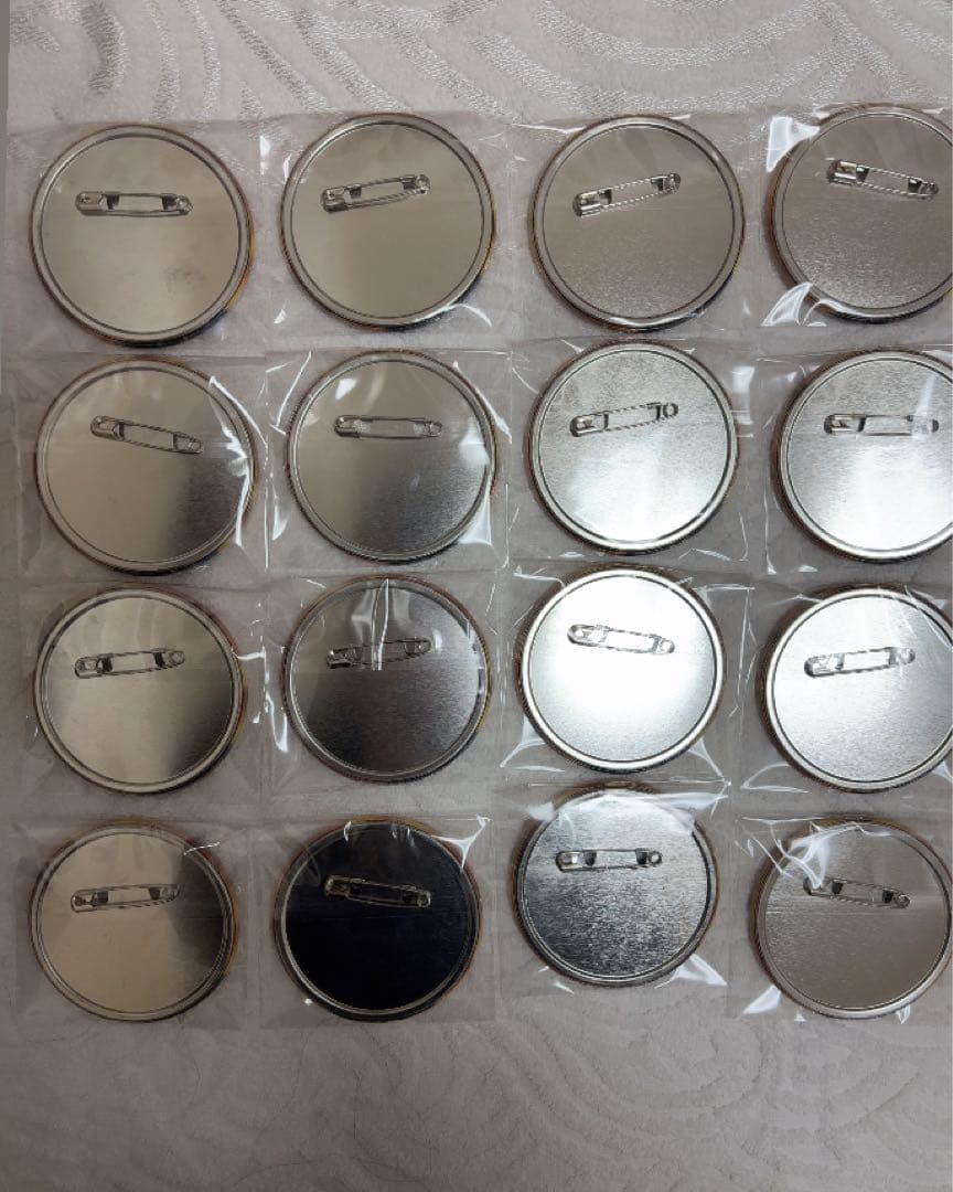 東方仗助 缶バッジ16個