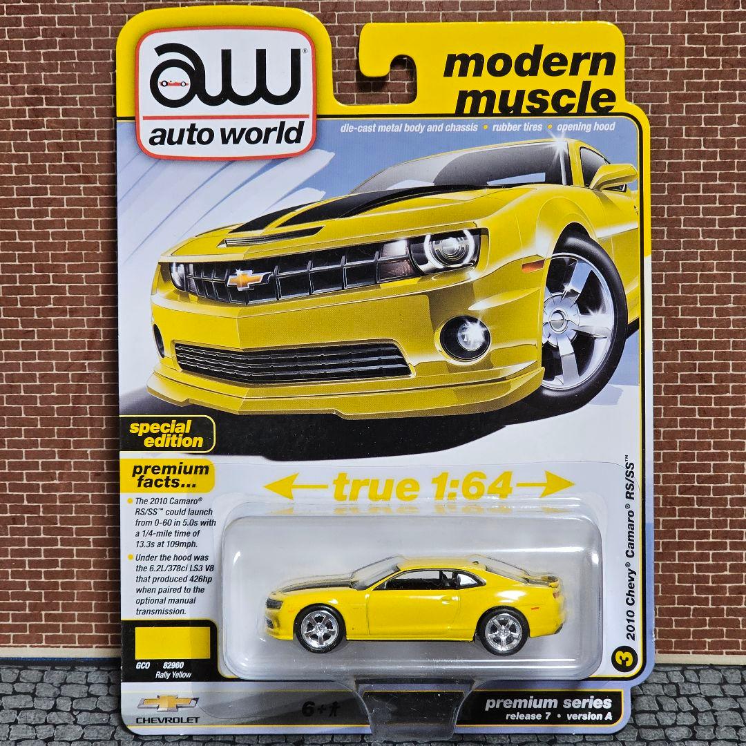 オートワールド　2010　シボレー　カマロ　SS　1/64　イエロー　新品未開封
