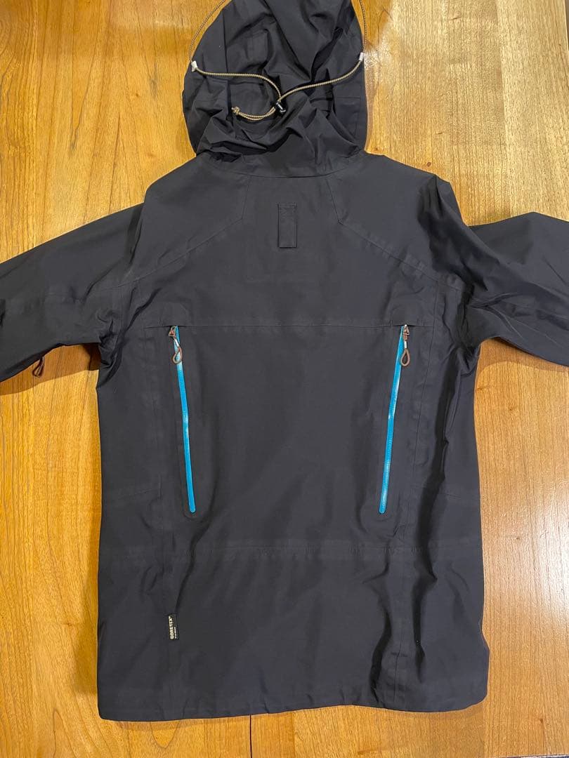 TRITON BASICS TOKYO GORE-TEXジャケット