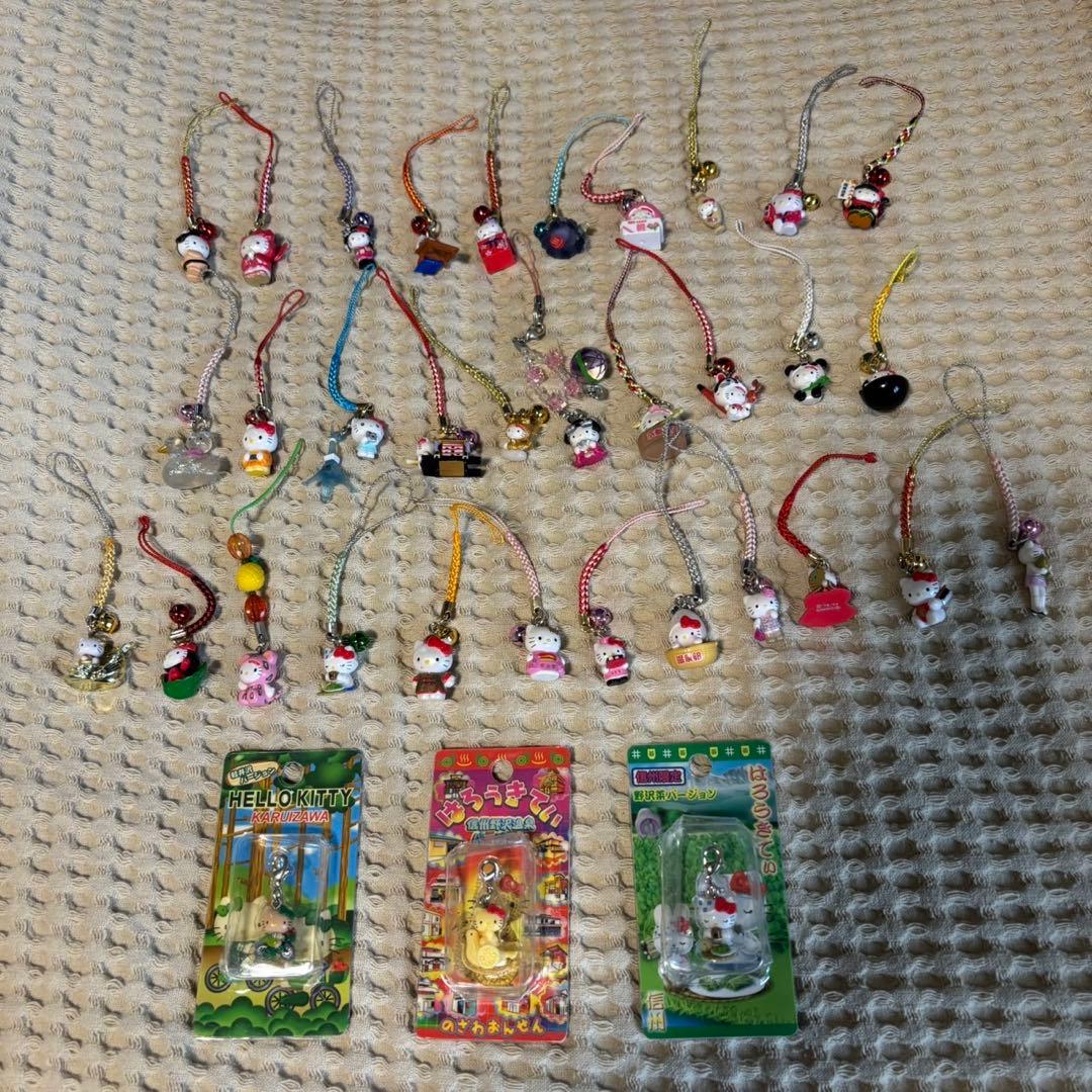 ご当地キティ　根付けストラップ等　61点　まとめ売り