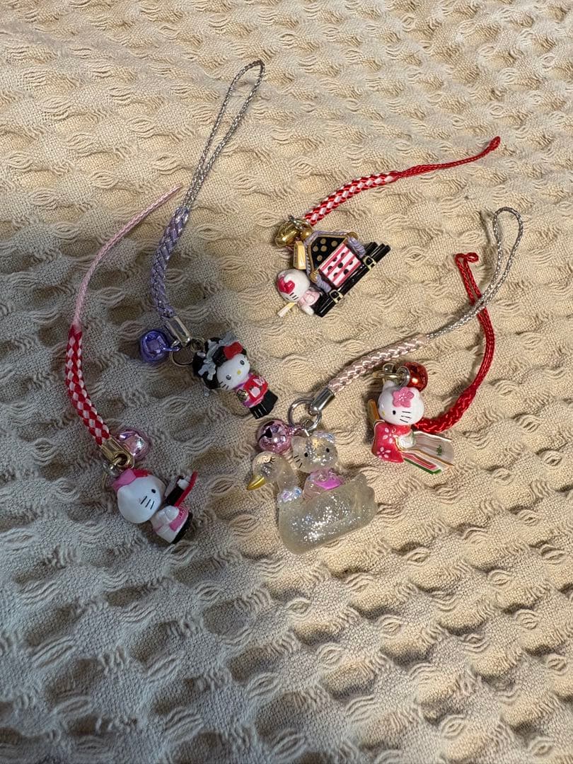 ご当地キティ　根付けストラップ等　61点　まとめ売り