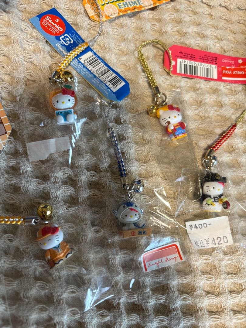 ご当地キティ　根付けストラップ等　61点　まとめ売り