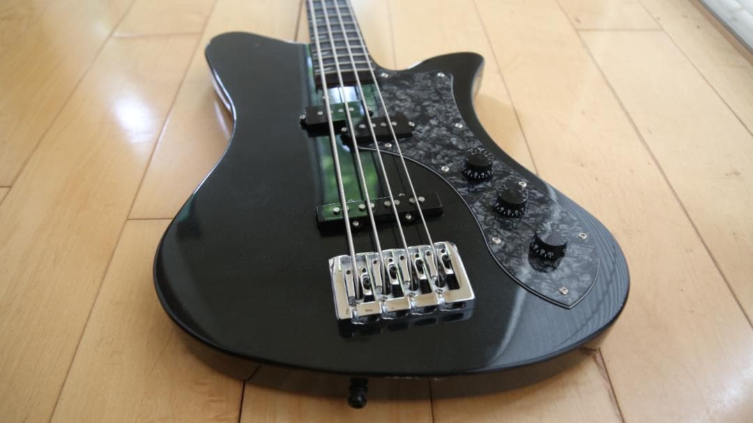 RYOGA SKATER BLACK BASS ベース　中古