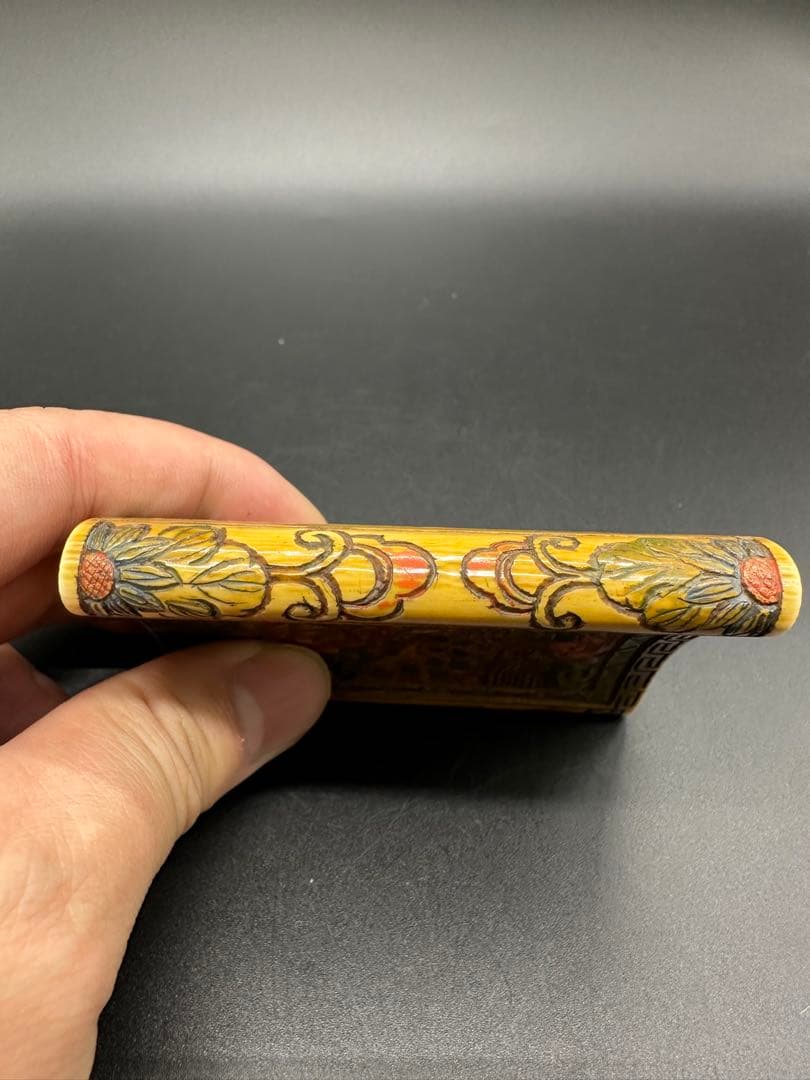 タバコケース　名刺入れ　彫刻　天然材質　骨董古美術