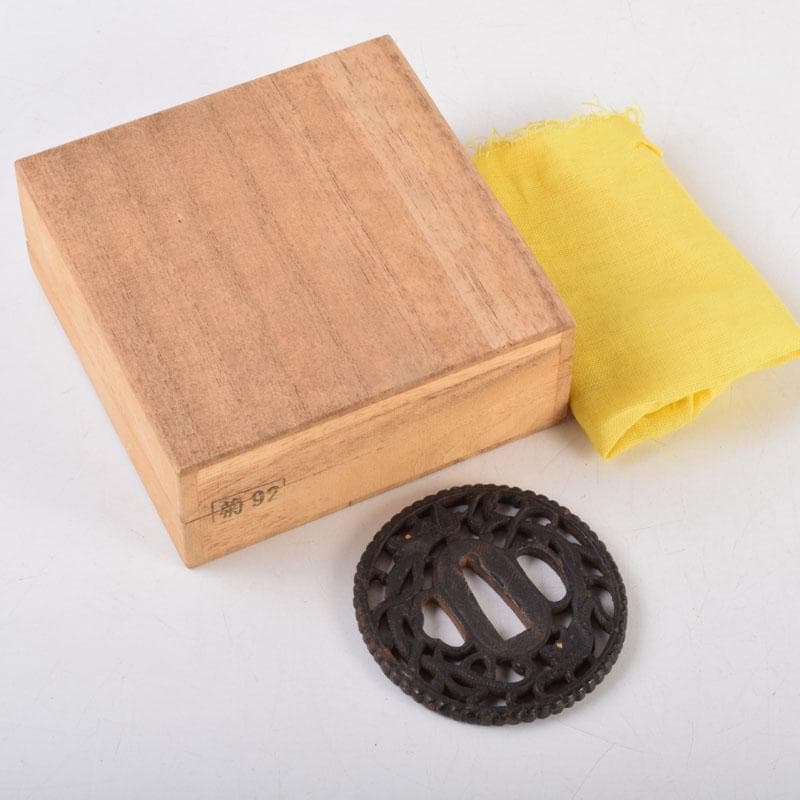 武具　刀装具　古鉄鍍金　龍彫　鍔　時代箱　C　9213