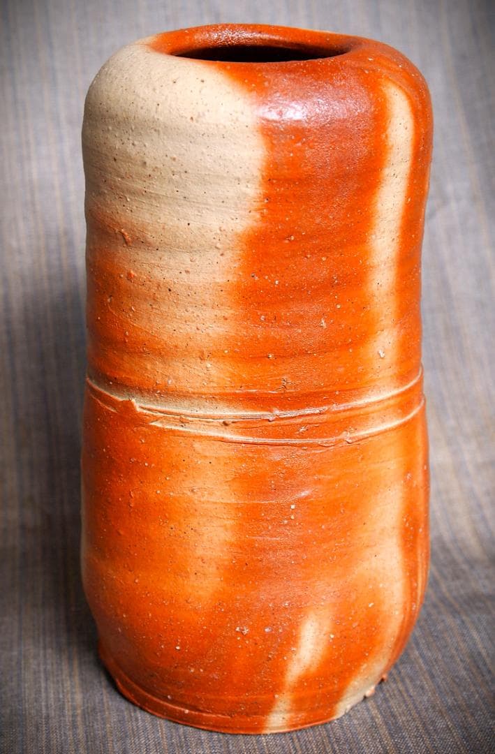 人気作家★金重有邦【師：金重素山、金重陶陽】★備前緋襷花入★共箱・布