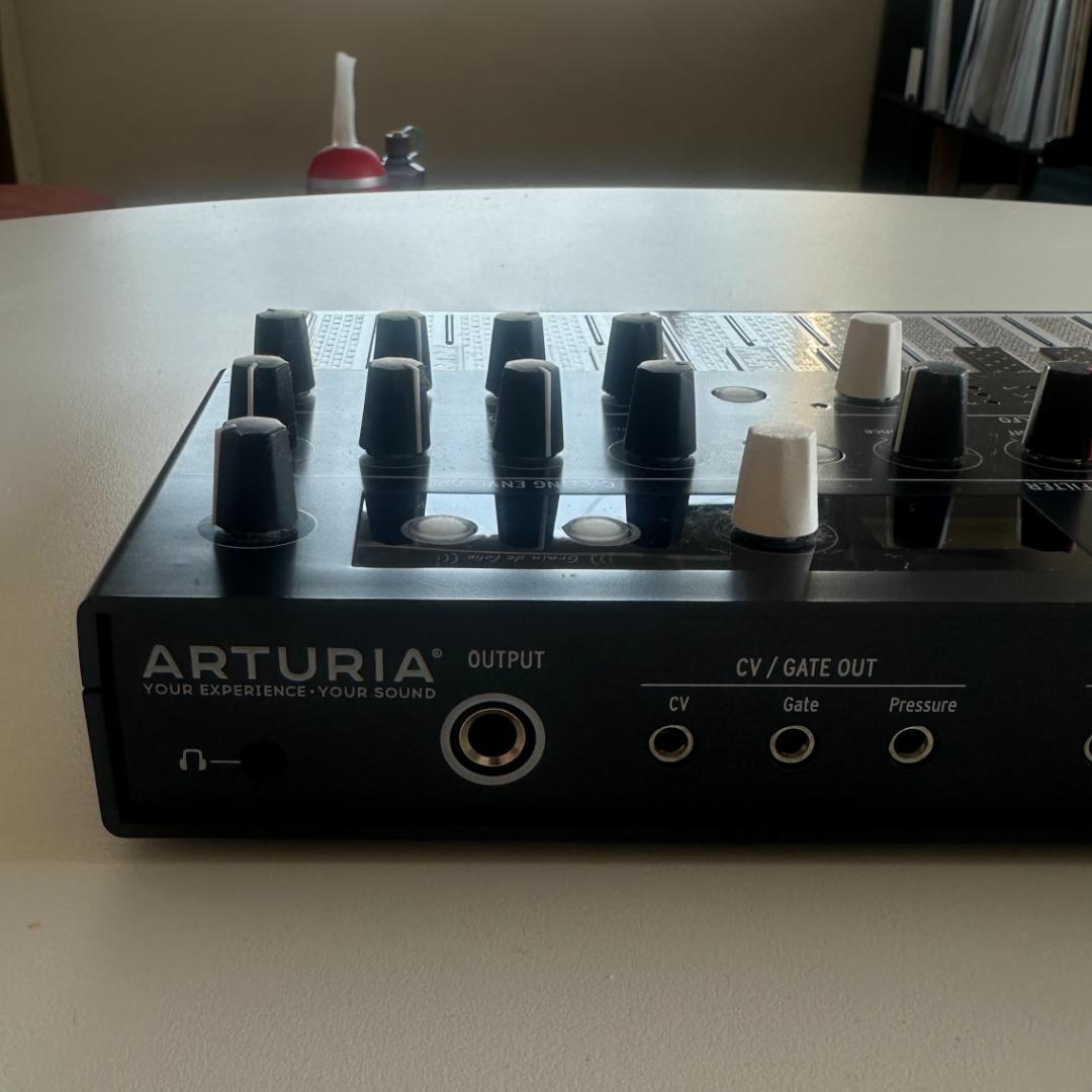 鍵盤楽器 Arturia Microfreak