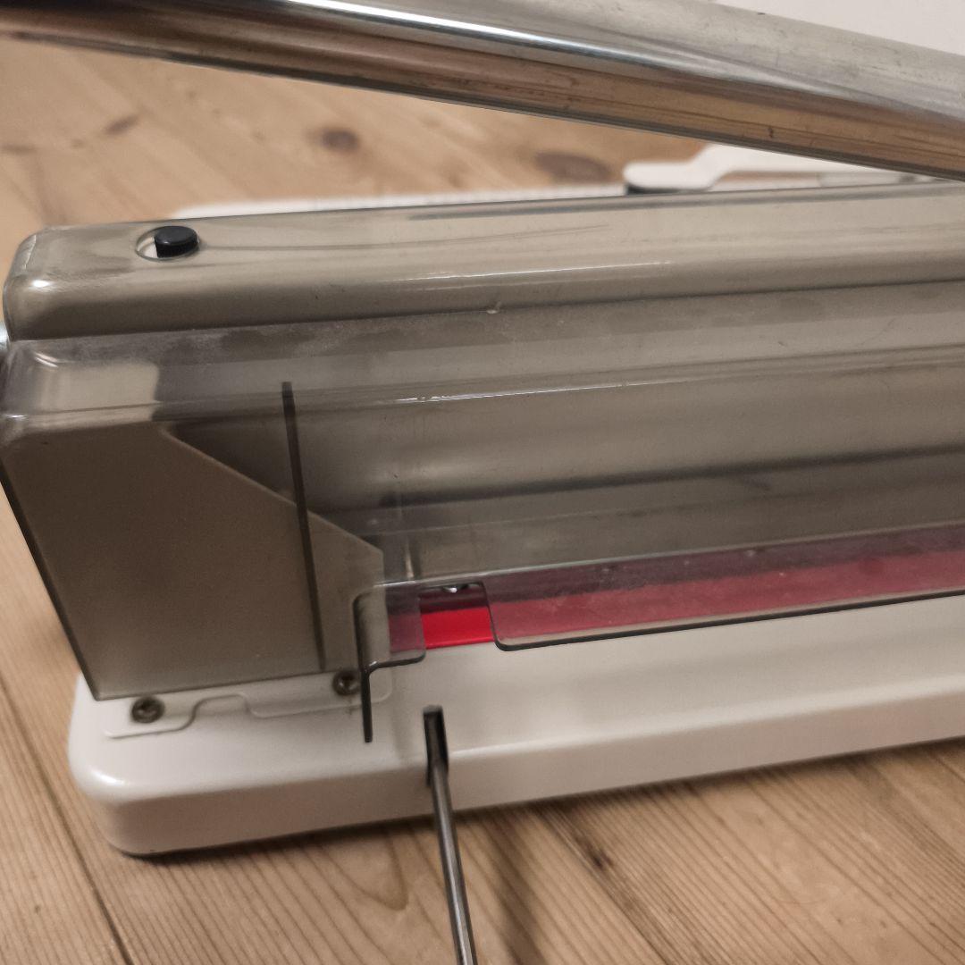 ダイシン商業　DS-858A4 17kg 裁断機　ペーパーカッター