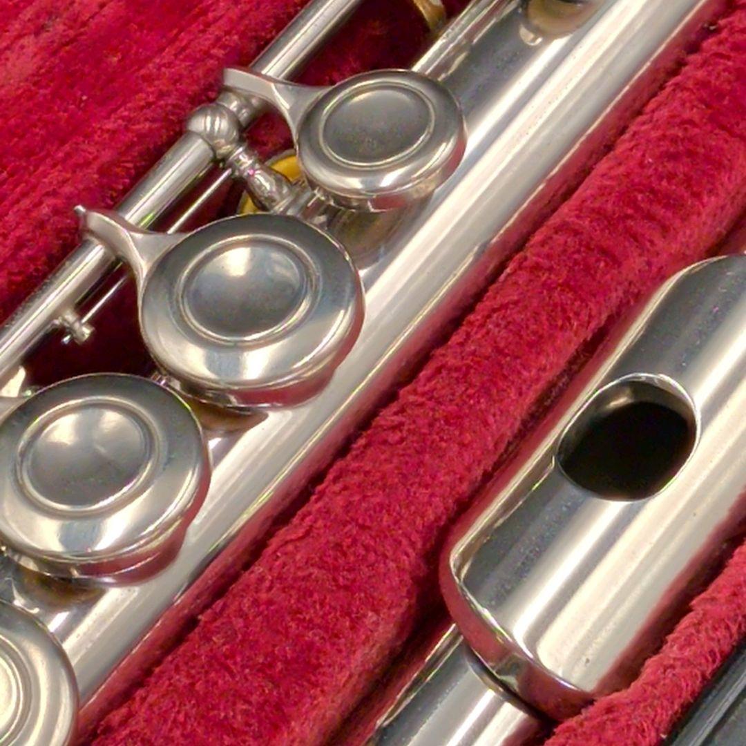 ニッカン 調整済　YFL-211 　フルート 本体 ケース付き