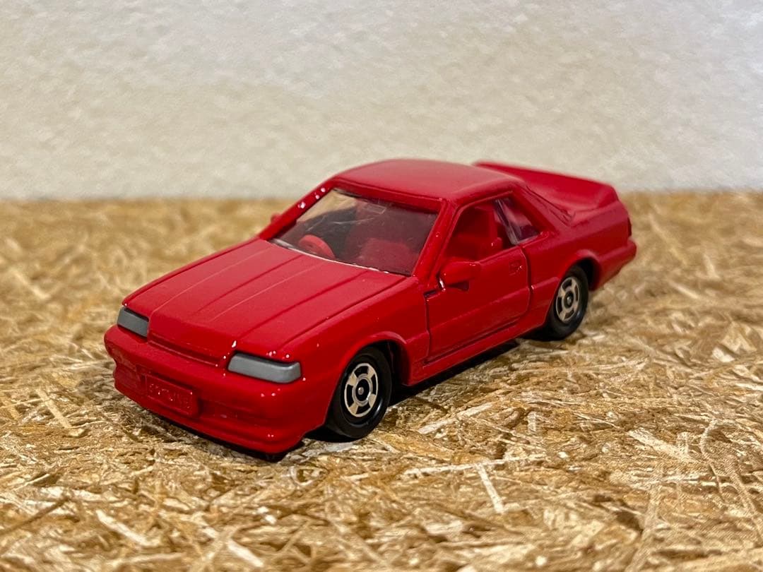 トミカ 日本製 赤箱 20 ニッサン スカイライン GTS 一般輸出仕様