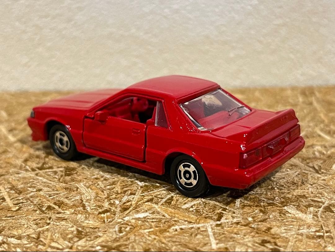 トミカ 日本製 赤箱 20 ニッサン スカイライン GTS 一般輸出仕様