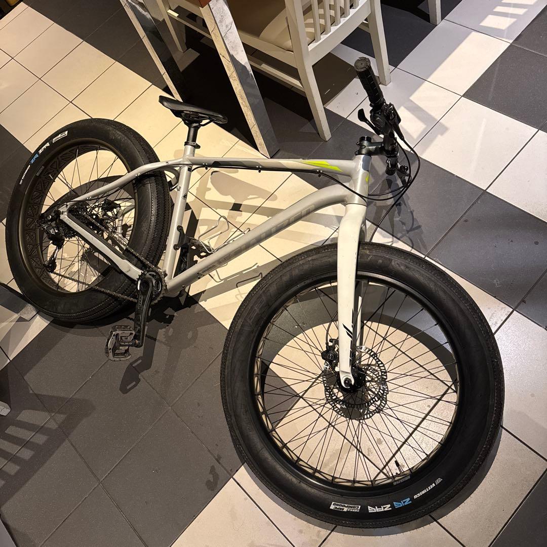 スリックタイヤ　ファットバイク　リジット　ショップ　メンテナンス済み