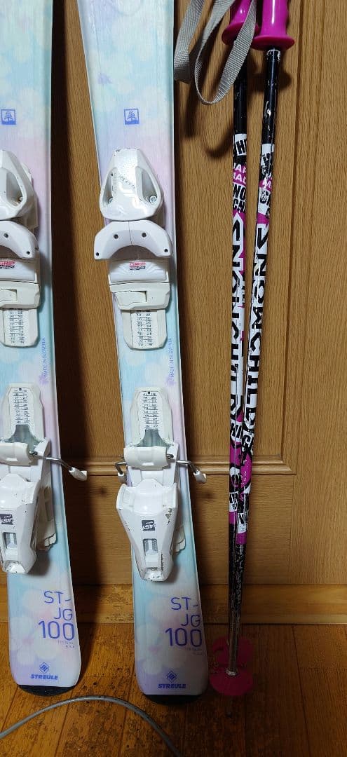 16日まで限定価格シュトロイレのスキー板100ビィンディングとストック85セット