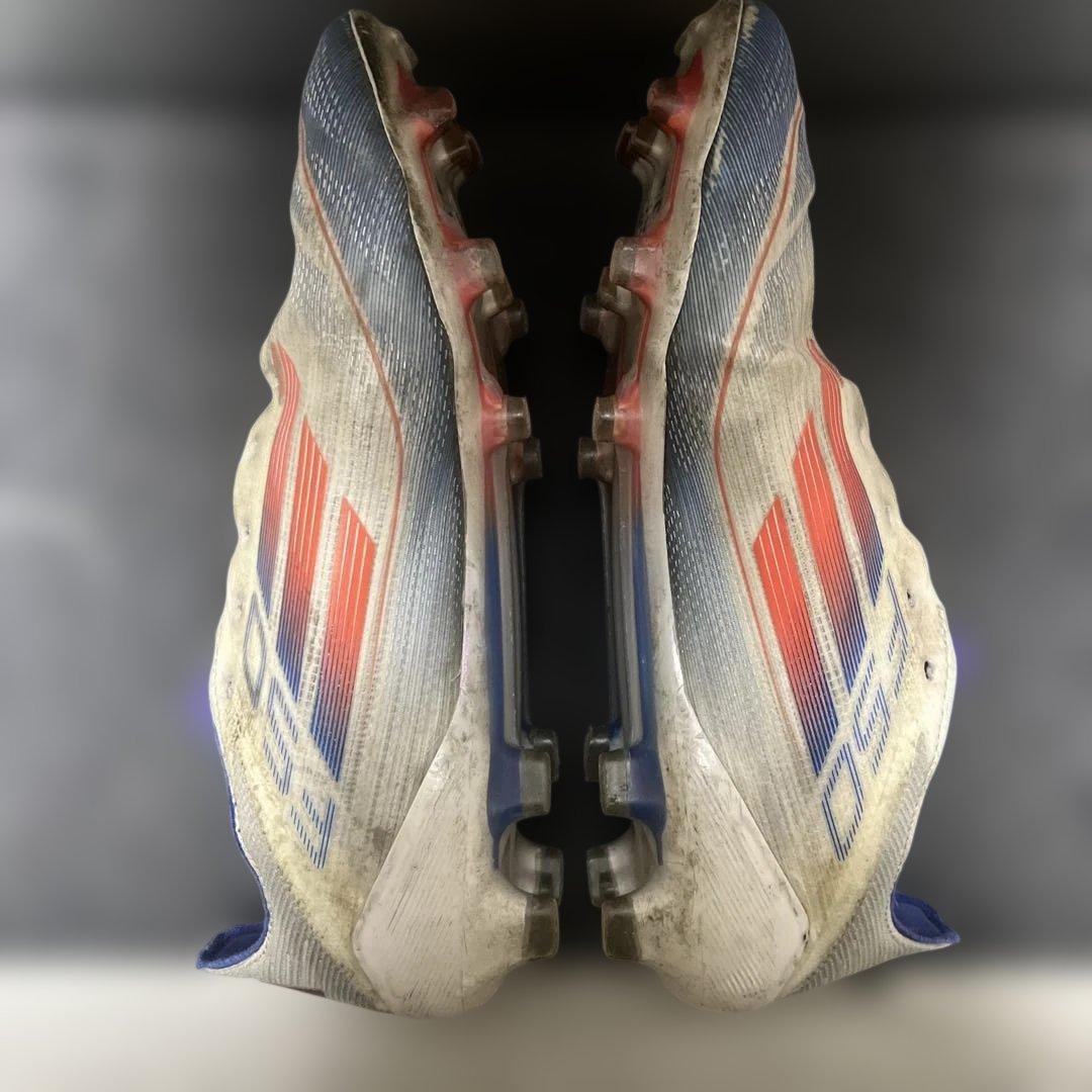 050 サッカーシューズ スパイク ホワイト/レッド/ブルー