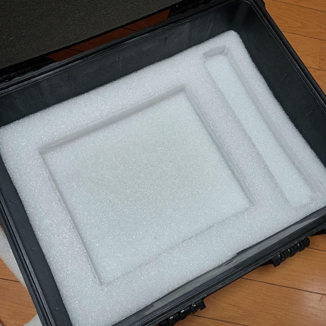 PELICAN 1550 ミディアムケース 1550 黒　PC特別仕様 割れなし