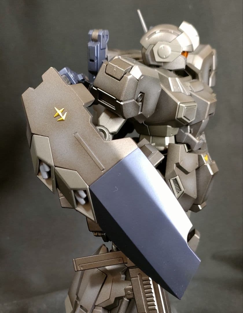 ガンプラ 塗装済完成品 MG 1/100 ジェスタ
