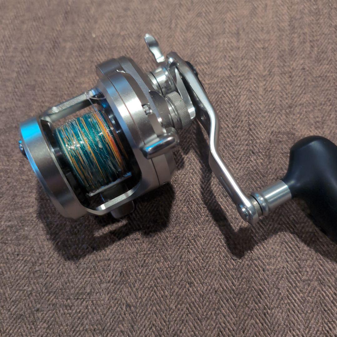 ベイトリール 金属製 青色ライン