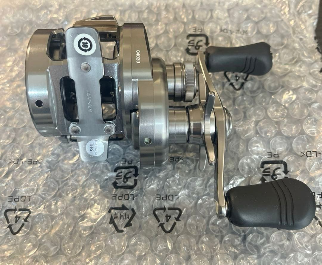 【新品未使用】 シマノ 20 カルカッタ コンクエスト DC 200HG 右