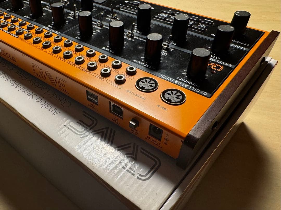 鍵盤楽器 Behringer Crave