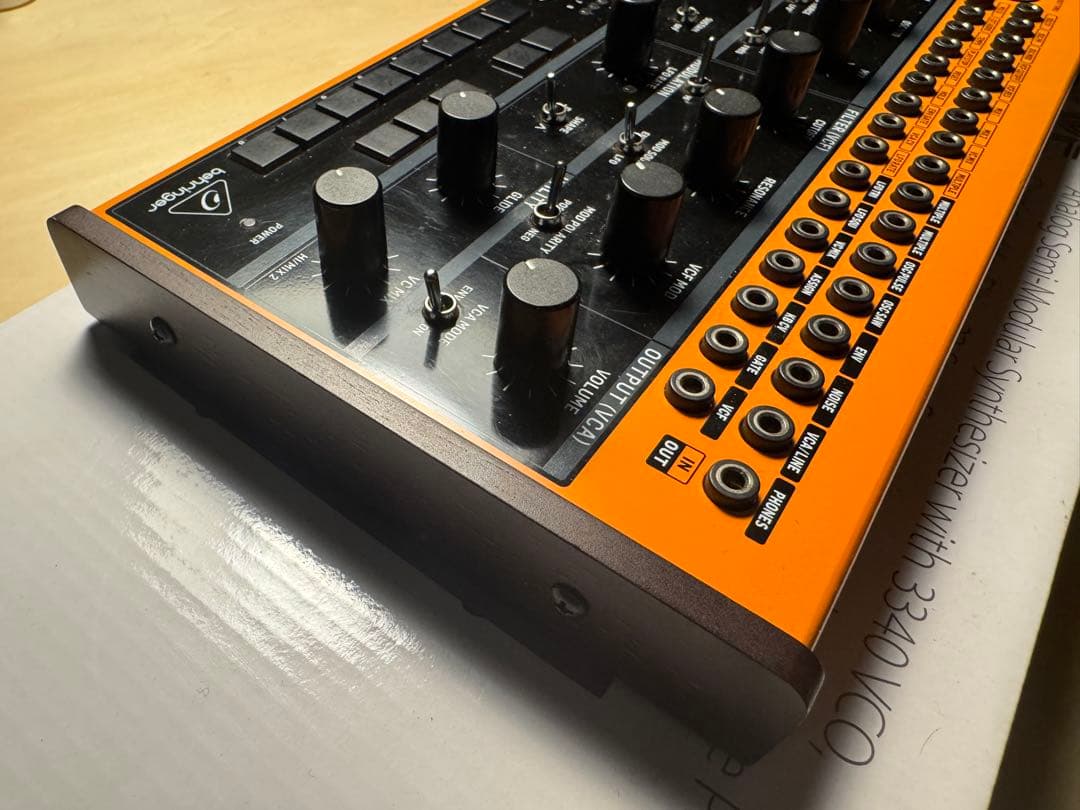 鍵盤楽器 Behringer Crave