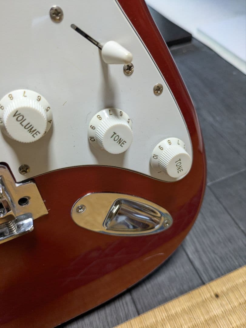 バスカーズ　エレキギター 　レッド　ちいかわピック　BUSKER'S