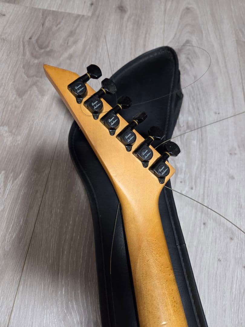 Grover Jackson Randy V EMG　ソフトケース付き！