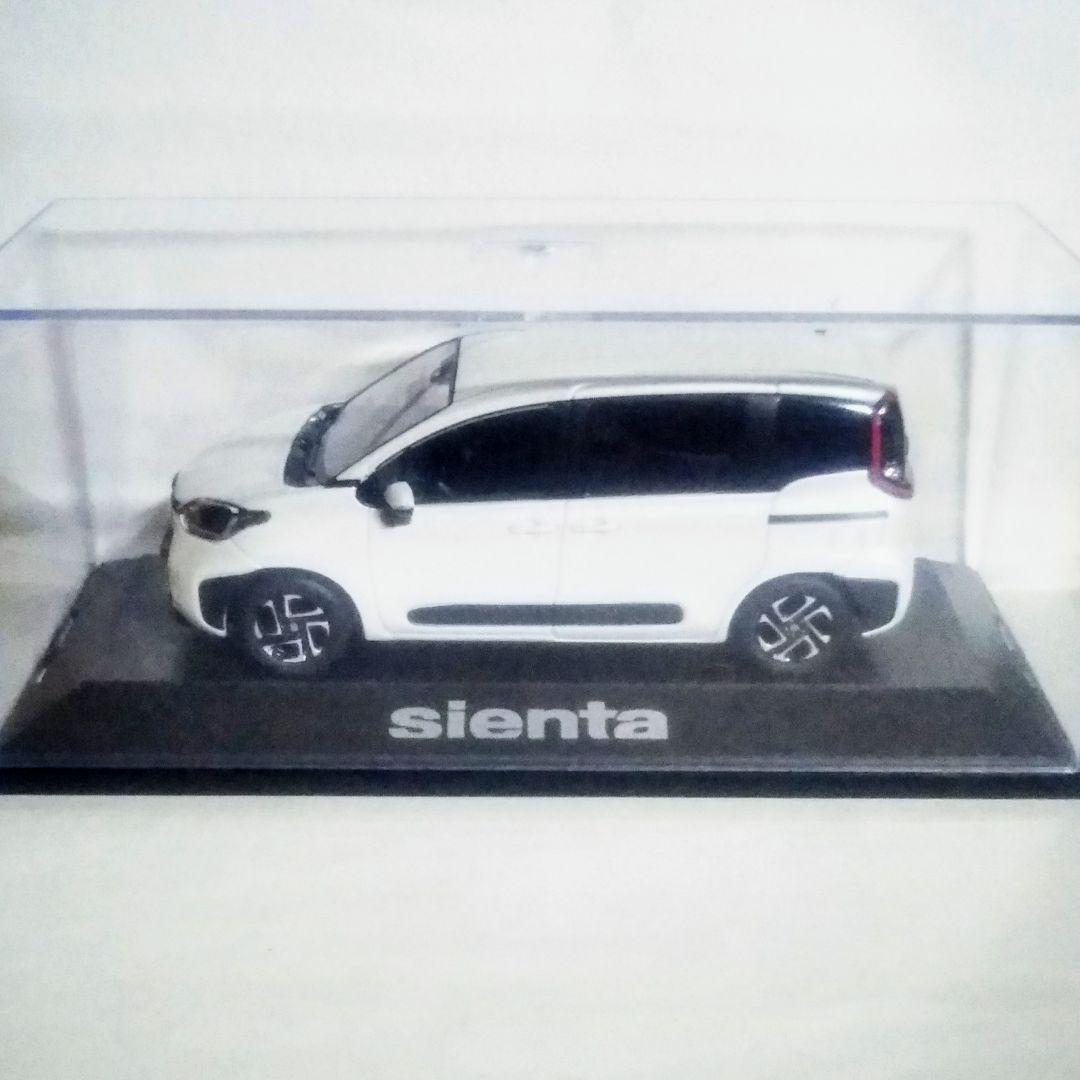 ディーラー カラーサンプルミニカー TOYOTA シエンタ 希少車 人気色