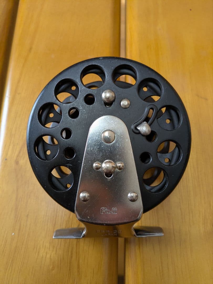 フジリールFPR25改シングルハンドル9穴仕様富士工業チヌ石鯛リールVP