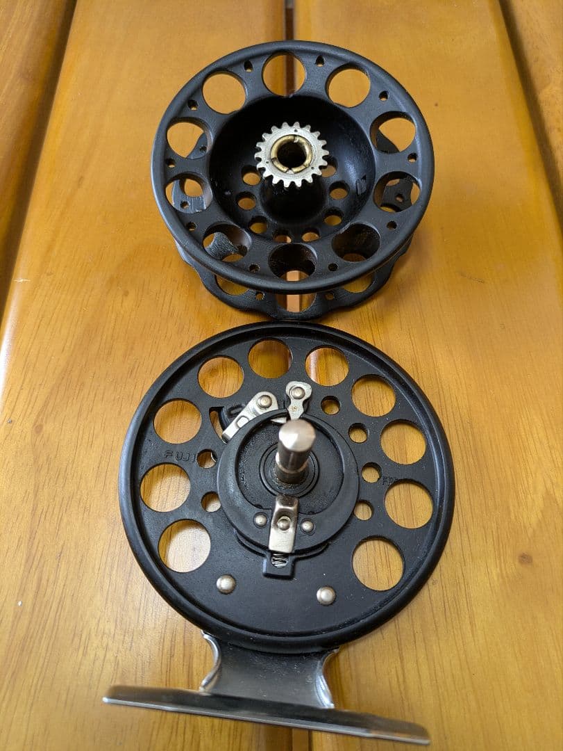 フジリールFPR25改シングルハンドル9穴仕様富士工業チヌ石鯛リールVP