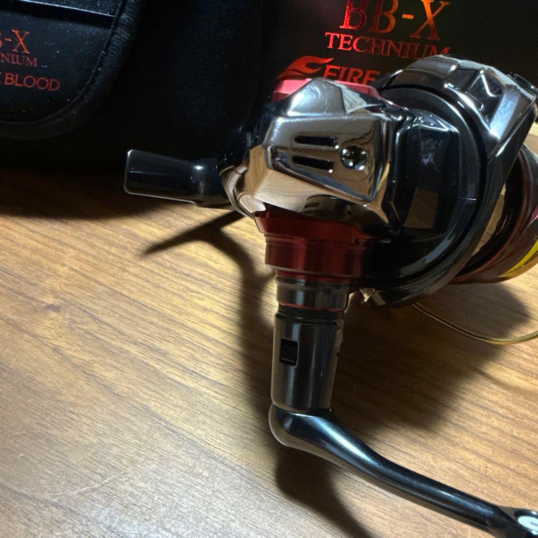 シマノ24BB-XテクニウムファイヤーブラッドC3000DXXG 左ハンドル